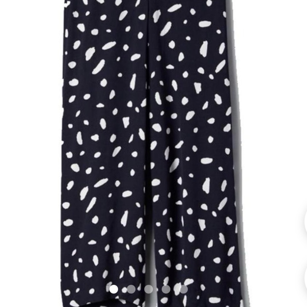 Aritzia/Wilfred high waisted navy blue and white printed pants